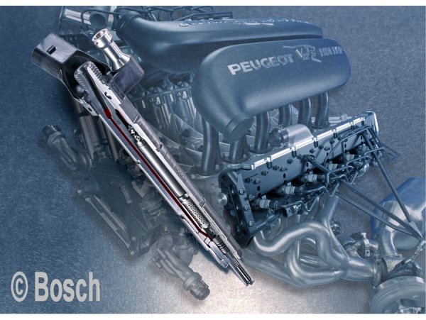 Peugeot-Zw&ouml;lfzylinder mit Bosch-Injektor - gr&ouml;&szlig;eres Bild durch Anklicken!