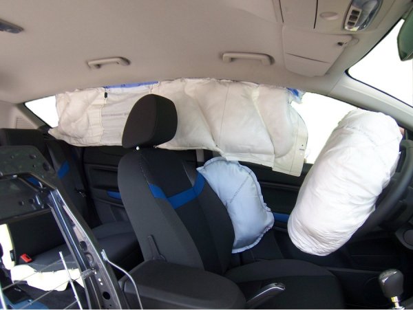 Airbags - gr&ouml;&szlig;eres Bild durch Anklicken!
